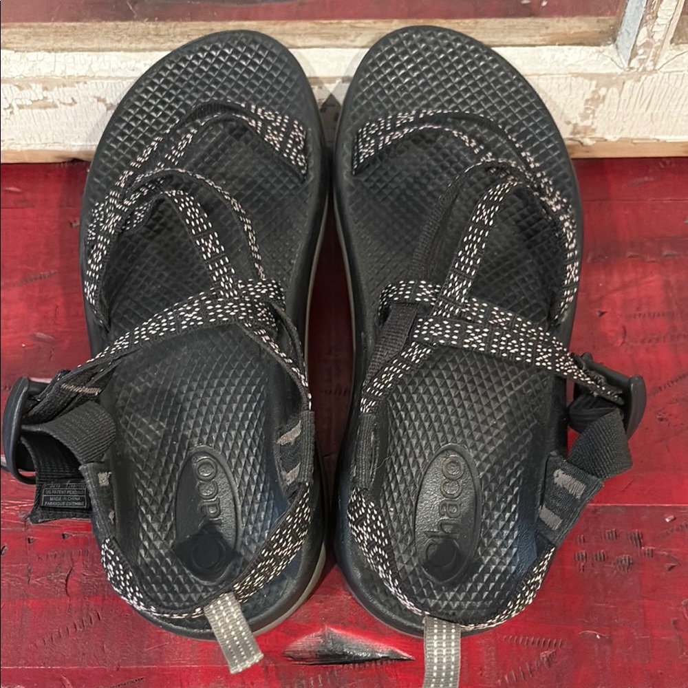 Chaco Black Sandals with Geometric Straps (Sz. 4)